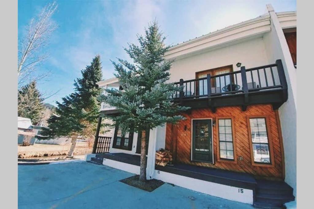 Red River Getaway- Ski In Ski Out, Newly Remodeled 외부 사진